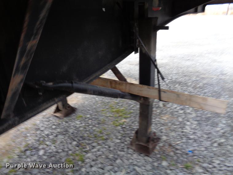 image for item EC9497 1994 Utility flatbed trailer