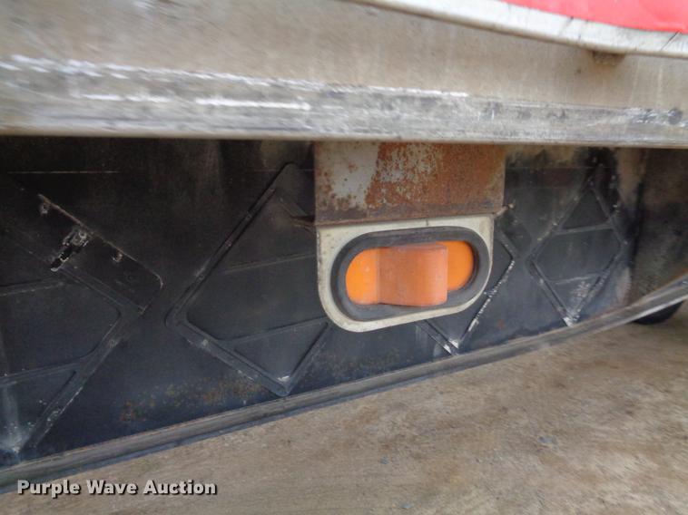 image for item EC9497 1994 Utility flatbed trailer