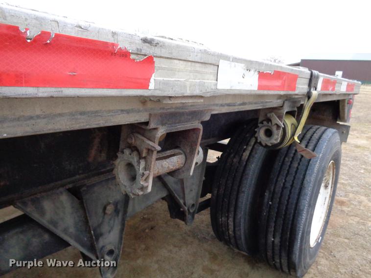 image for item EC9497 1994 Utility flatbed trailer