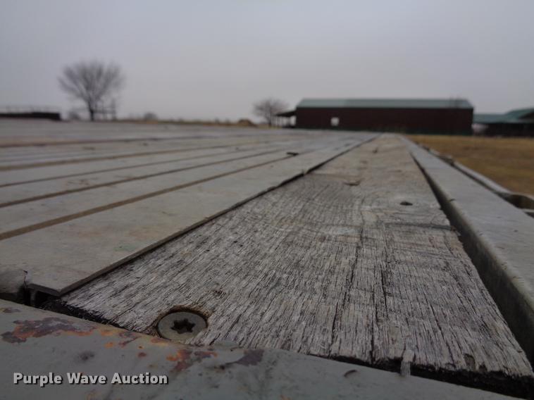 image for item EC9497 1994 Utility flatbed trailer