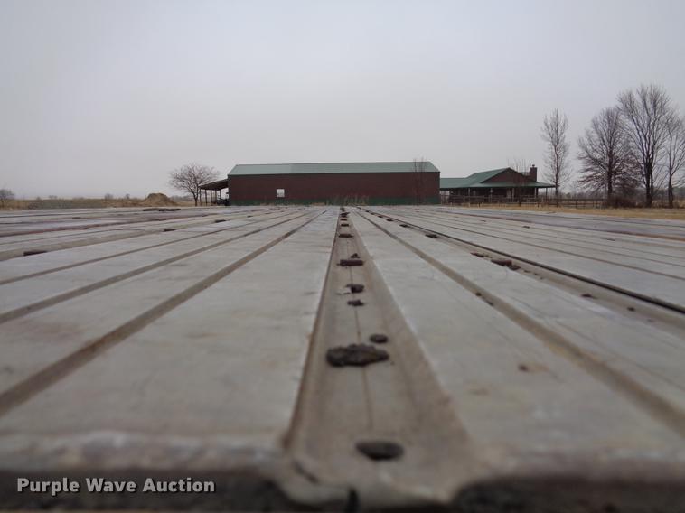 image for item EC9497 1994 Utility flatbed trailer