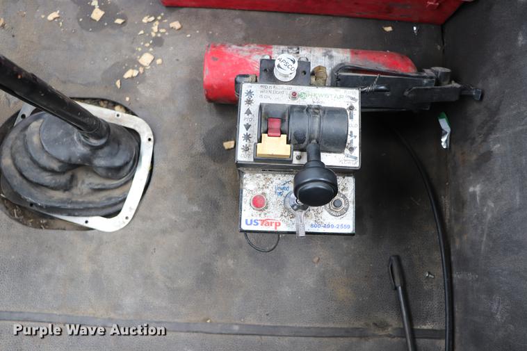 image for item EC9499 2001 International 9200i semi truck