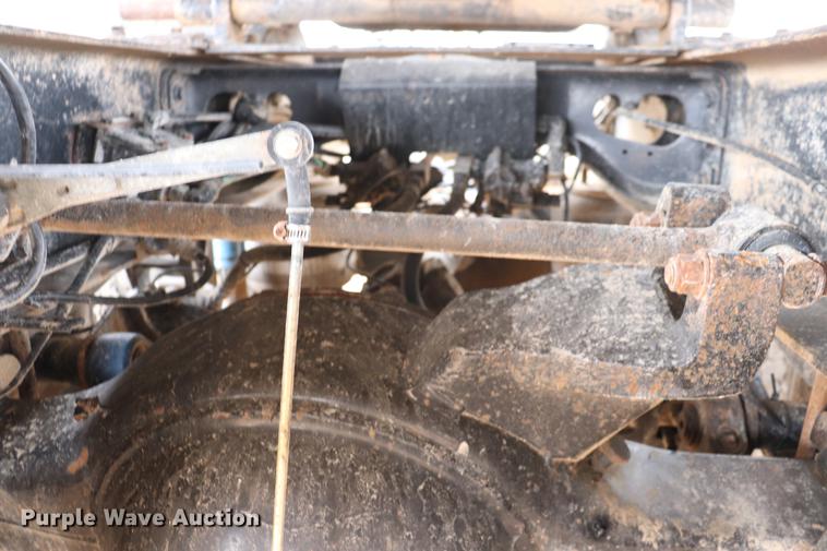 image for item EC9499 2001 International 9200i semi truck