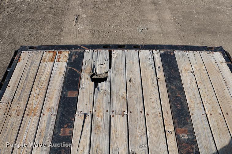 image for item EH9707 1984 Dorsey DGTL-84 flatbed trailer