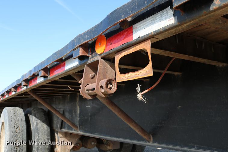 image for item EH9707 1984 Dorsey DGTL-84 flatbed trailer