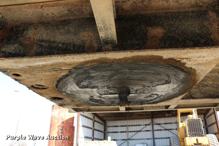 image for item EH9708 1998 Reinke AS48096C flatbed trailer