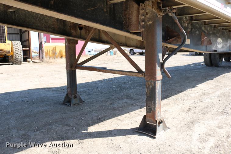 image for item EH9708 1998 Reinke AS48096C flatbed trailer