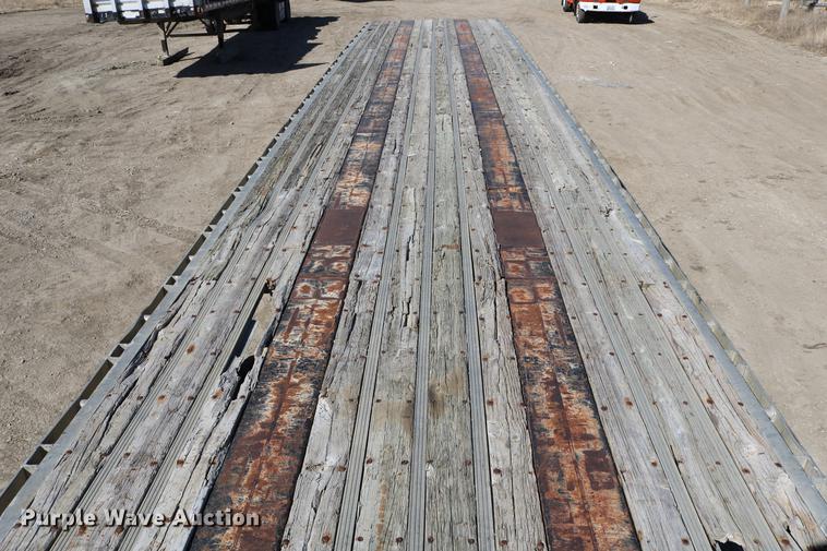 image for item EH9708 1998 Reinke AS48096C flatbed trailer