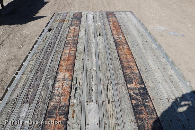 image for item EH9708 1998 Reinke AS48096C flatbed trailer