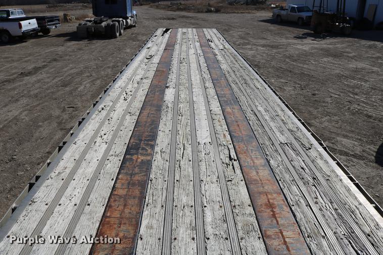 image for item EH9708 1998 Reinke AS48096C flatbed trailer