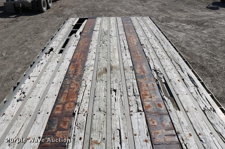 image for item EH9708 1998 Reinke AS48096C flatbed trailer
