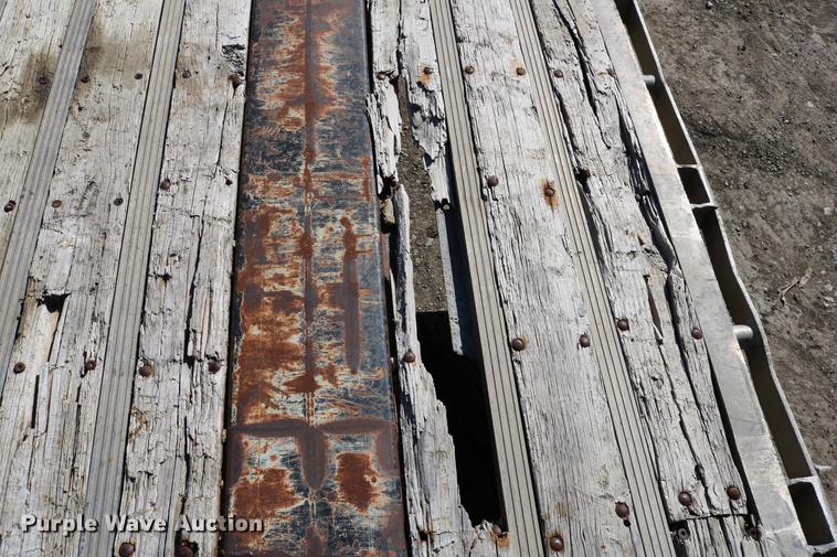 image for item EH9708 1998 Reinke AS48096C flatbed trailer