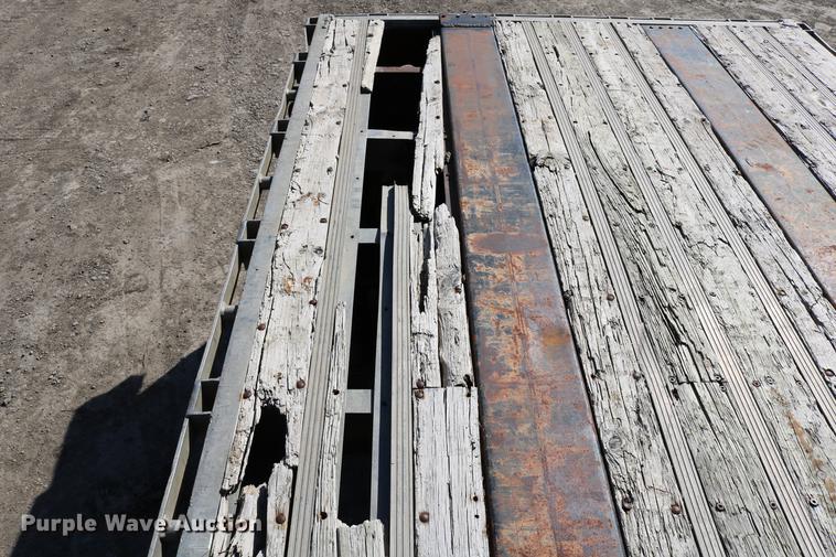 image for item EH9708 1998 Reinke AS48096C flatbed trailer