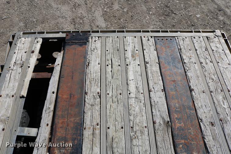 image for item EH9708 1998 Reinke AS48096C flatbed trailer