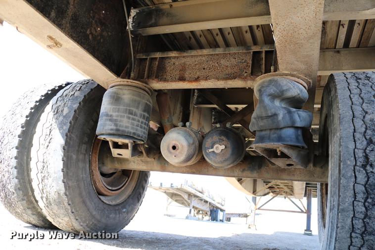 image for item EH9708 1998 Reinke AS48096C flatbed trailer