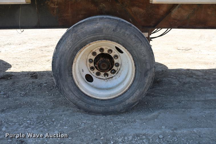 image for item EH9708 1998 Reinke AS48096C flatbed trailer