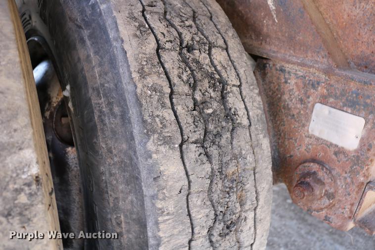 image for item EH9708 1998 Reinke AS48096C flatbed trailer