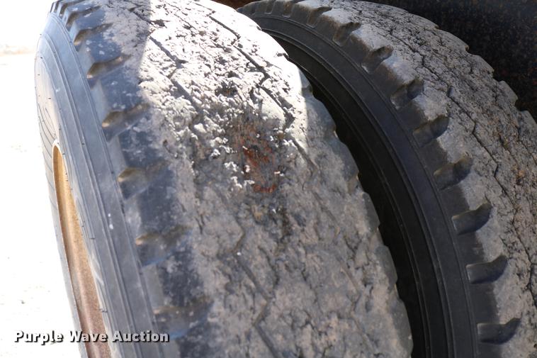 image for item EH9708 1998 Reinke AS48096C flatbed trailer