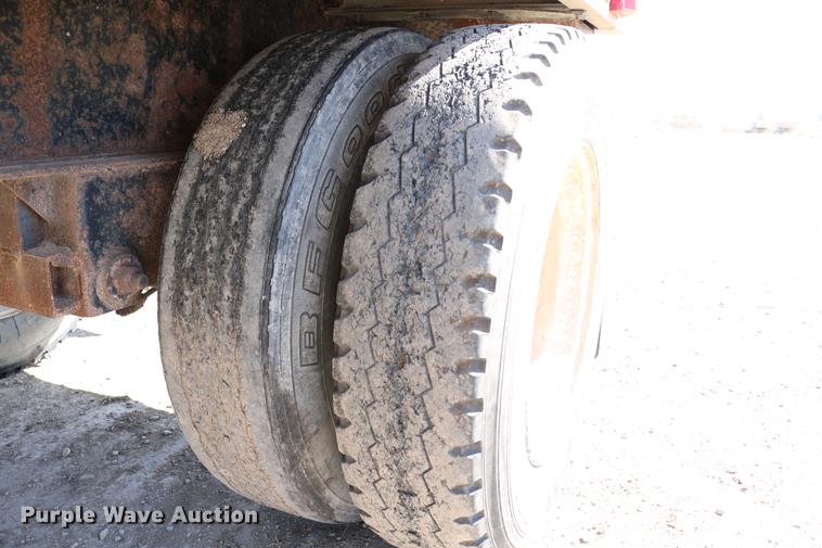 image for item EH9708 1998 Reinke AS48096C flatbed trailer