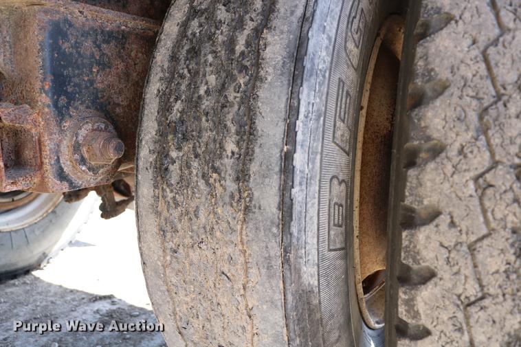 image for item EH9708 1998 Reinke AS48096C flatbed trailer