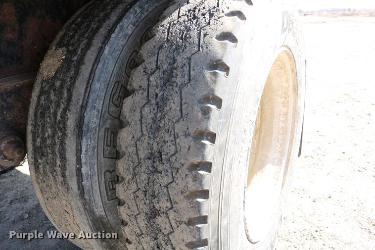 image for item EH9708 1998 Reinke AS48096C flatbed trailer