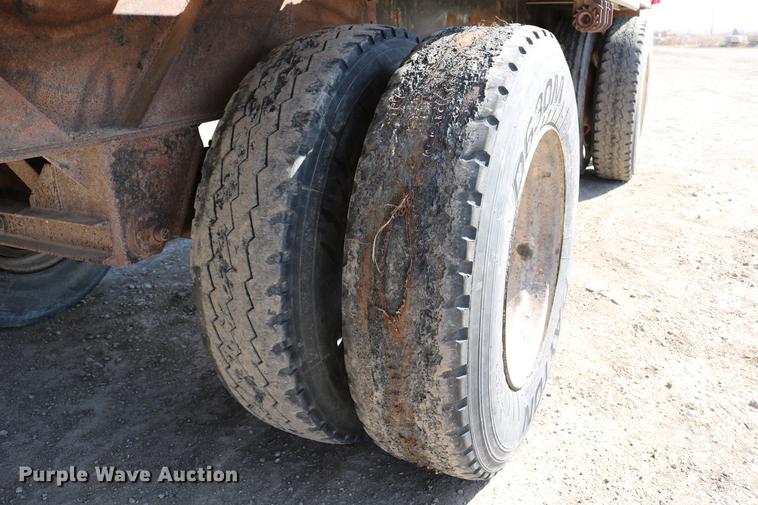 image for item EH9708 1998 Reinke AS48096C flatbed trailer