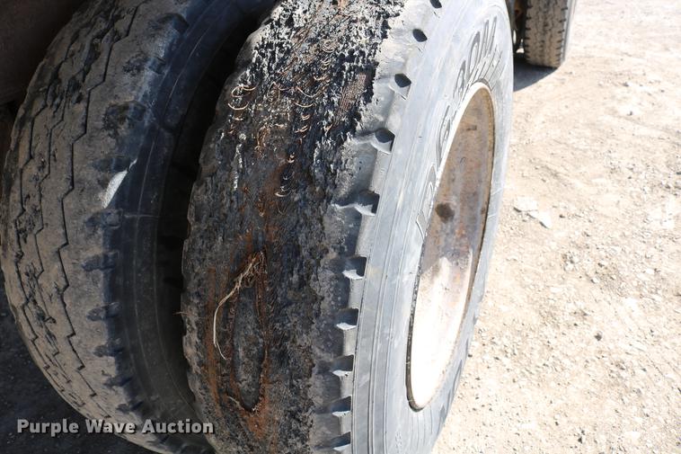 image for item EH9708 1998 Reinke AS48096C flatbed trailer