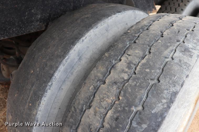 image for item EJ9750 1999 Dump Rite DR26 end dump trailer