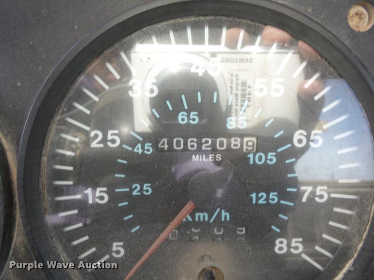 image for item J8537 1991 Mack CH613 truck cab and chassis