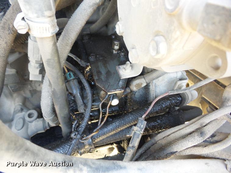 image for item J8537 1991 Mack CH613 truck cab and chassis