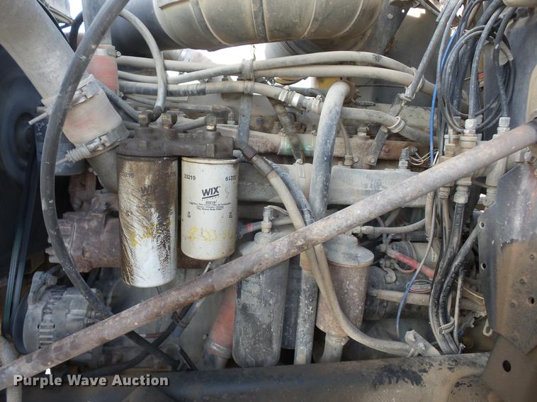 image for item J8537 1991 Mack CH613 truck cab and chassis