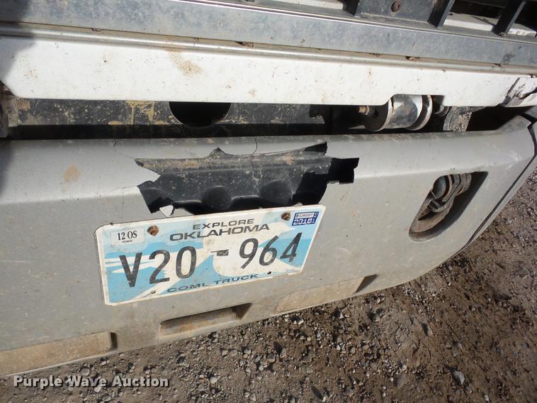 image for item J8537 1991 Mack CH613 truck cab and chassis