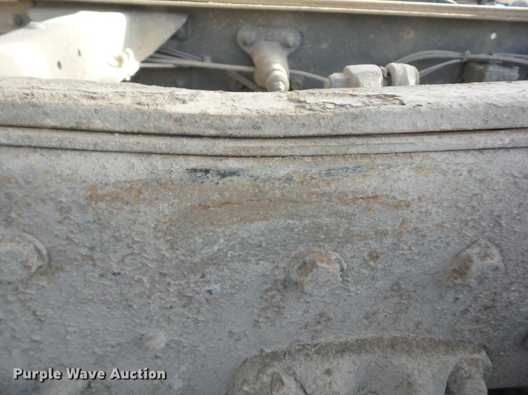 image for item J8537 1991 Mack CH613 truck cab and chassis