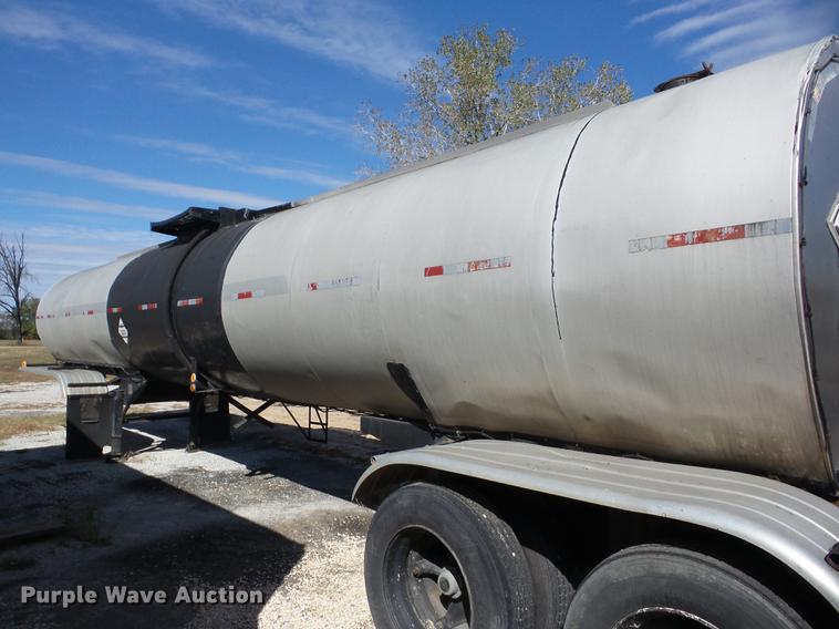 image for item J8586 1987 International asphalt tank trailer