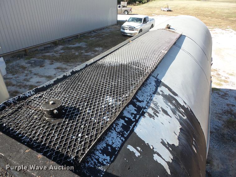 image for item J8586 1987 International asphalt tank trailer