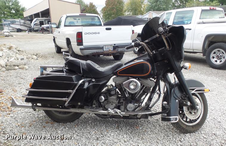 image for item CC9658 1984 Harley Davidson FLT Classic motorcycle