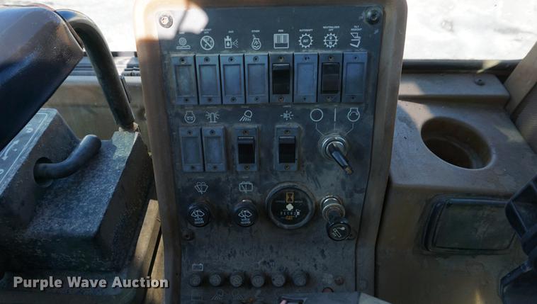 image for item DB0441 1994 Caterpillar 918F wheel loader