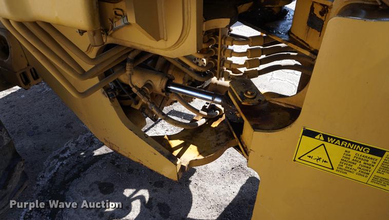 image for item DB0441 1994 Caterpillar 918F wheel loader
