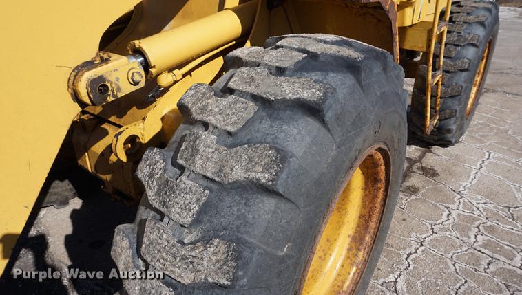 image for item DB0441 1994 Caterpillar 918F wheel loader