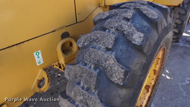 image for item DB0441 1994 Caterpillar 918F wheel loader