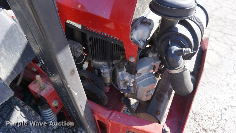 image for item DB0475 2006 Ferris IS3100Z ZTR lawn mower