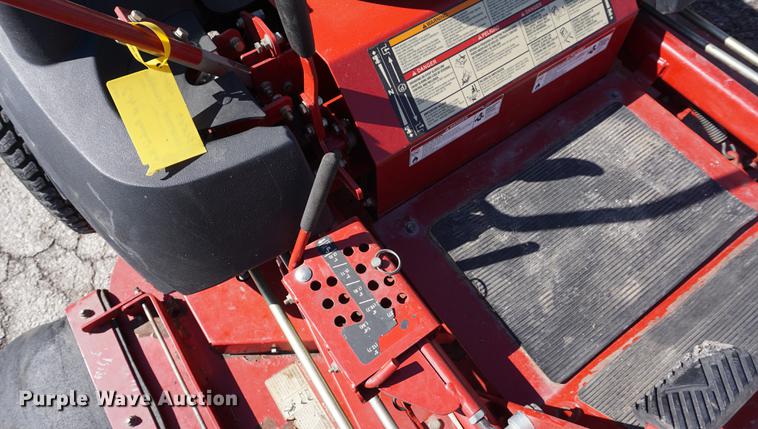 image for item DB0475 2006 Ferris IS3100Z ZTR lawn mower