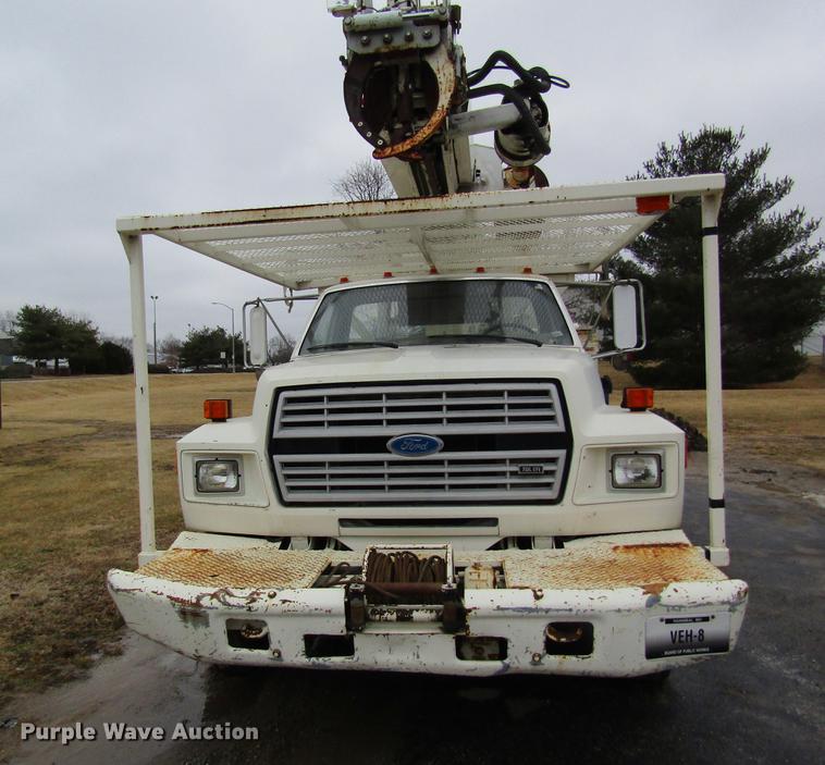 image for item DB5922 1993 Ford F700 digger derrick truck