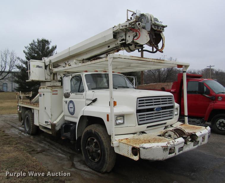 image for item DB5922 1993 Ford F700 digger derrick truck