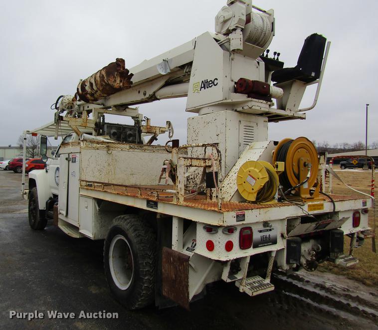 image for item DB5922 1993 Ford F700 digger derrick truck