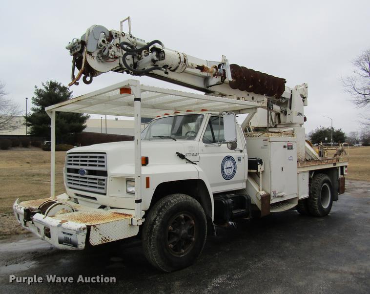 image for item DB5922 1993 Ford F700 digger derrick truck