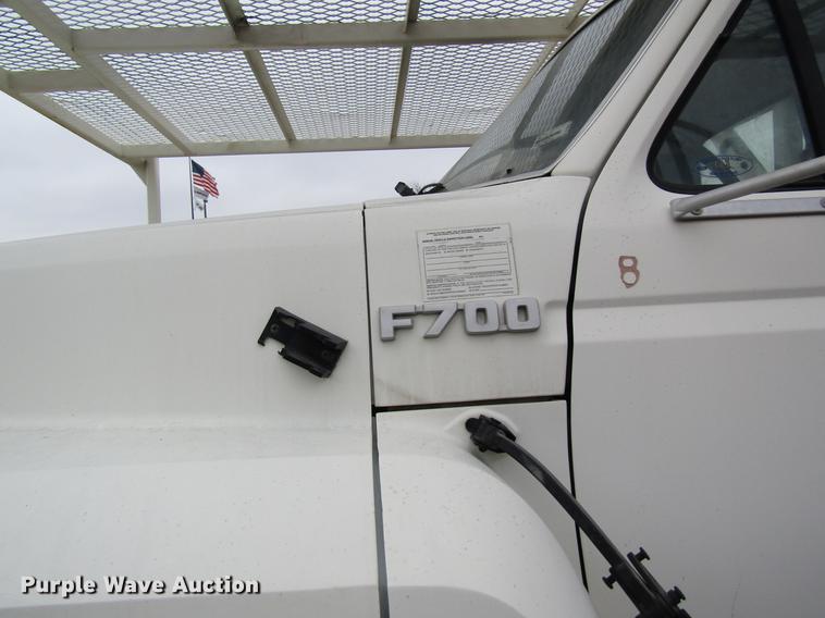 image for item DB5922 1993 Ford F700 digger derrick truck