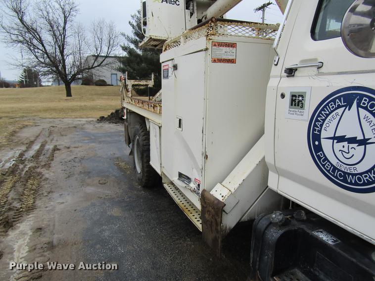 image for item DB5922 1993 Ford F700 digger derrick truck