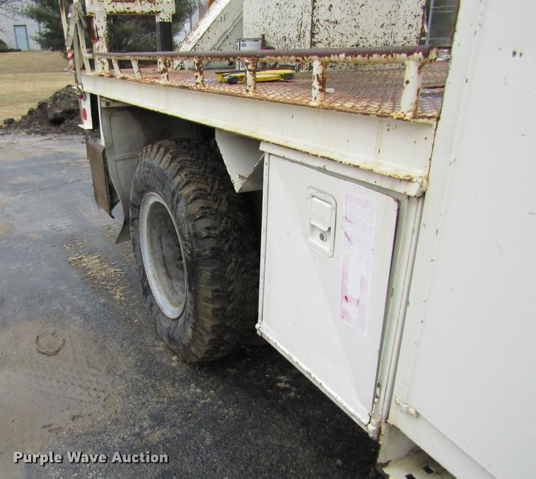 image for item DB5922 1993 Ford F700 digger derrick truck