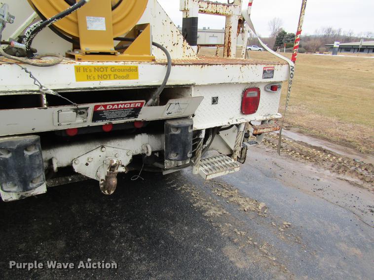 image for item DB5922 1993 Ford F700 digger derrick truck